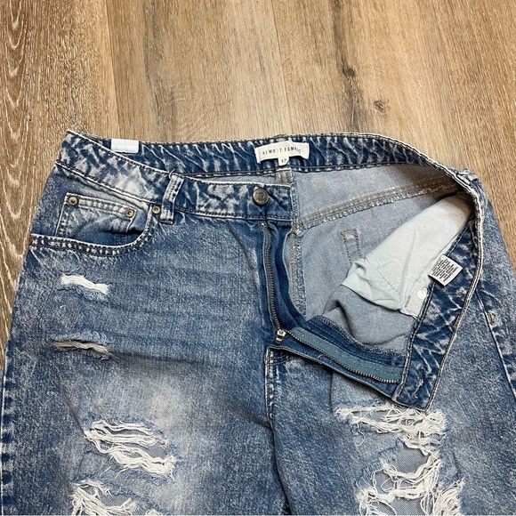 Almost Famous Womens Jeans Size 13 Straight Distressed Acid Wash Juniors Blue - Picture 2 of 16